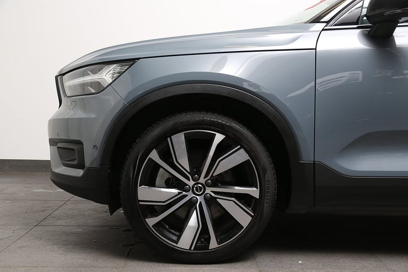 Bild 5 av Volvo XC40 P8 AWD Recharge Twin Pro 360° H/K Pano Skinn 20” Drag