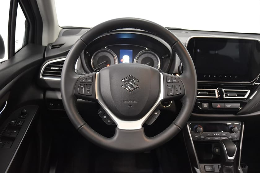 Bild 2 av Suzuki S-Cross HEV AllGrip AdaptivF Drag Pano M-Värm 115hk