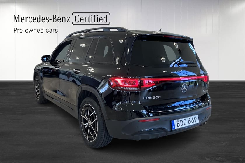 Bild 2 av Mercedes-Benz EQB 300 4MATIC 