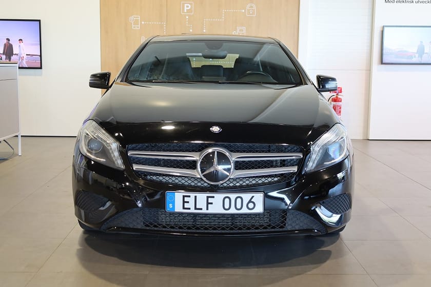 Bild 2 av Mercedes-Benz A 180 7G-DCT Urban Kamera Blåtand Bi-Xenon