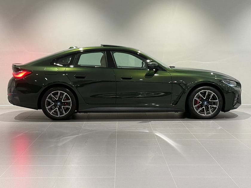 Bild 3 av BMW i4 eDrive40 Gran Coupé M Sport Pro Drag Glastaklucka H/K Adpt Farth