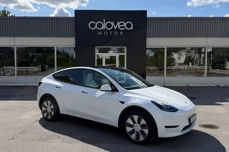 Tesla Model Y Standard Range RWD 299 hk Automat - Drag, Ljust helskinn