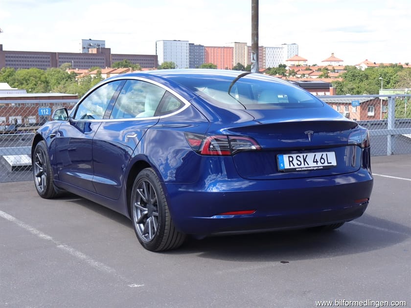 Bild 3 av Tesla Model 3 Standard Range Plus 325hk S/V-hjul