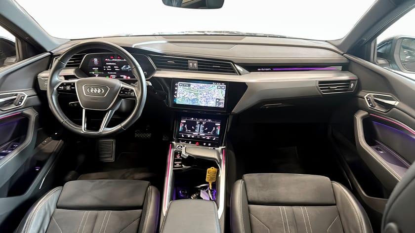 Bild 4 av Audi Q8 55 e-tron quattro (408hk) S-LINE / OPTIKPAKET / DRAG