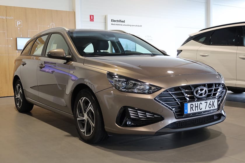 Bild 4 av Hyundai i30 Kombi 1,0 T-GDi 120hk MHEV Essential Aut Kamera