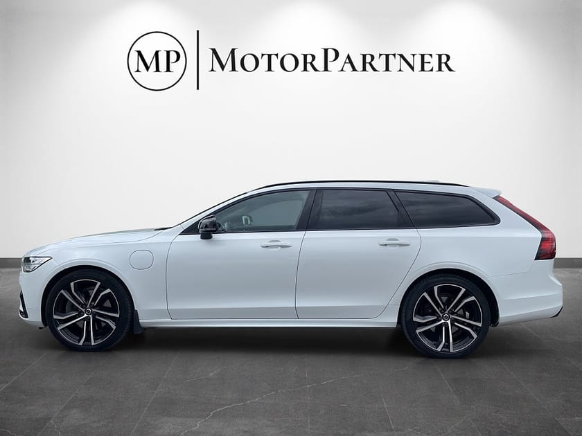 Bild 4 av Volvo V90 Recharge T6 AWD R-Design H/K Panorama 360 Kamera Drag