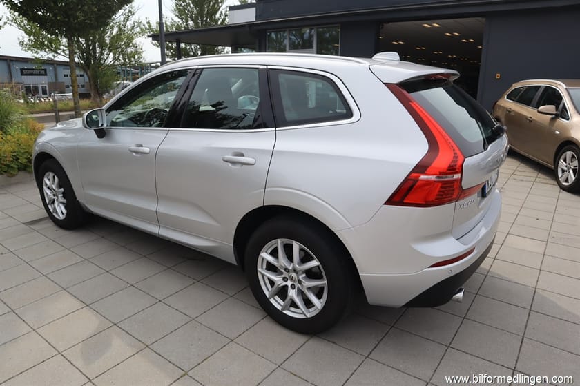 Bild 3 av Volvo XC60 T5 AWD 250hk Momentum Advanced Geartronic Navi S