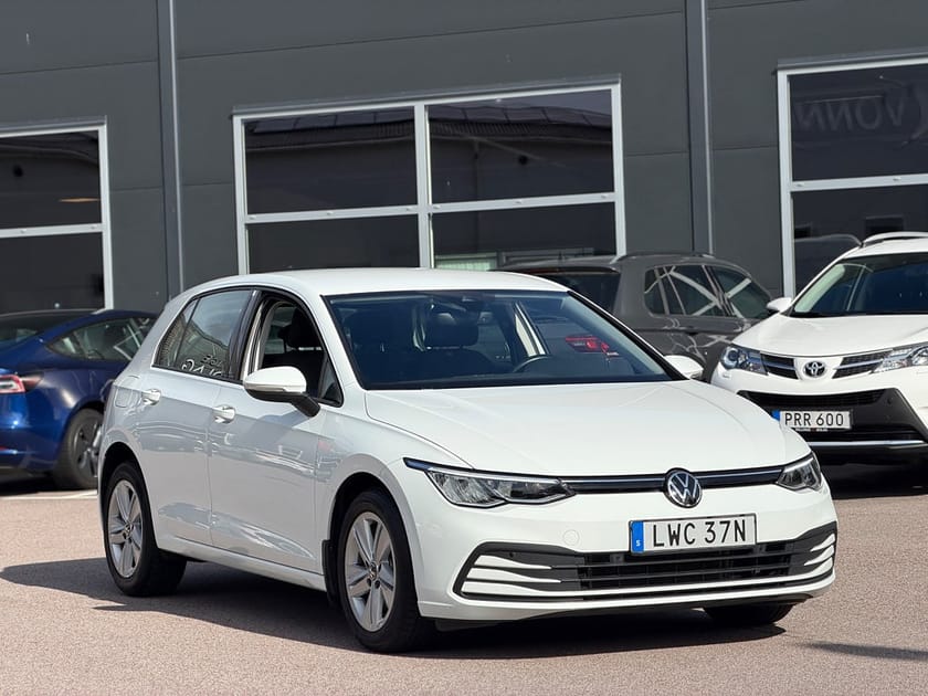 Bild 4 av Volkswagen Golf 1.0 TSI Manuell B-Kamera Rattvärme