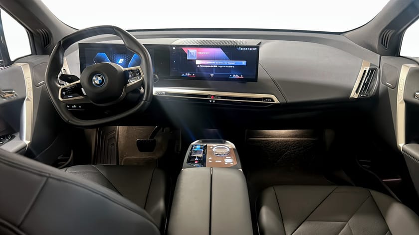 Bild 4 av BMW iX xDrive40 xDrive 40 Innovation Panorama SkyLounge ElektriskDragkrok
