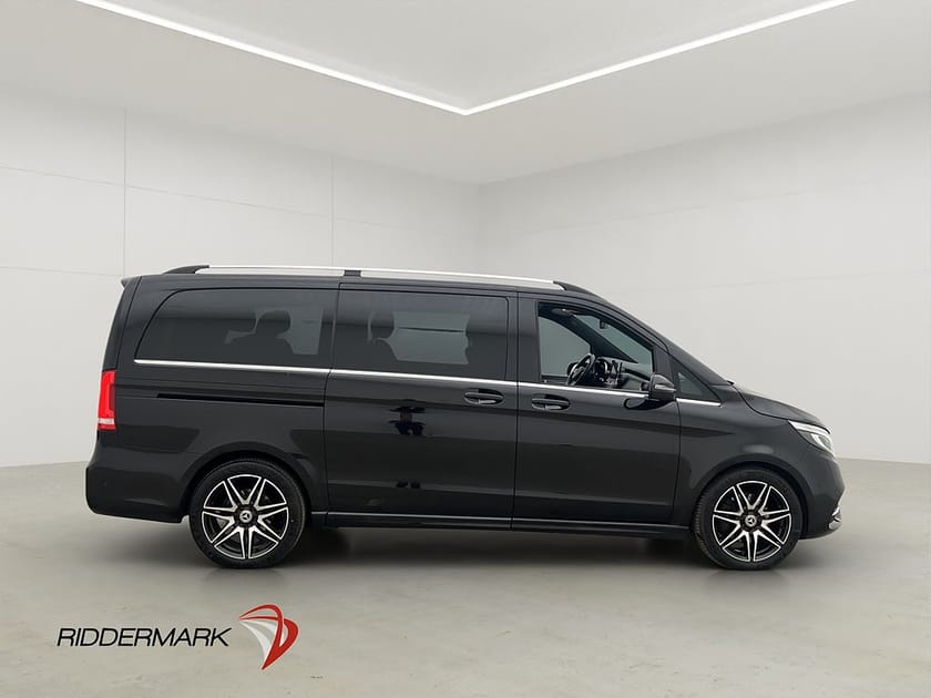Bild 2 av Mercedes-Benz V 300d 3.1t 300 AMG 7-Sit Värm El-Dörr 360° Skinn Moms
