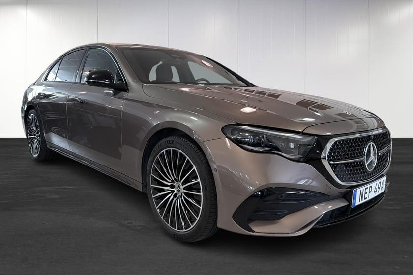 Bild 2 av Mercedes-Benz E 300 e Sedan AMG Line / Burmester