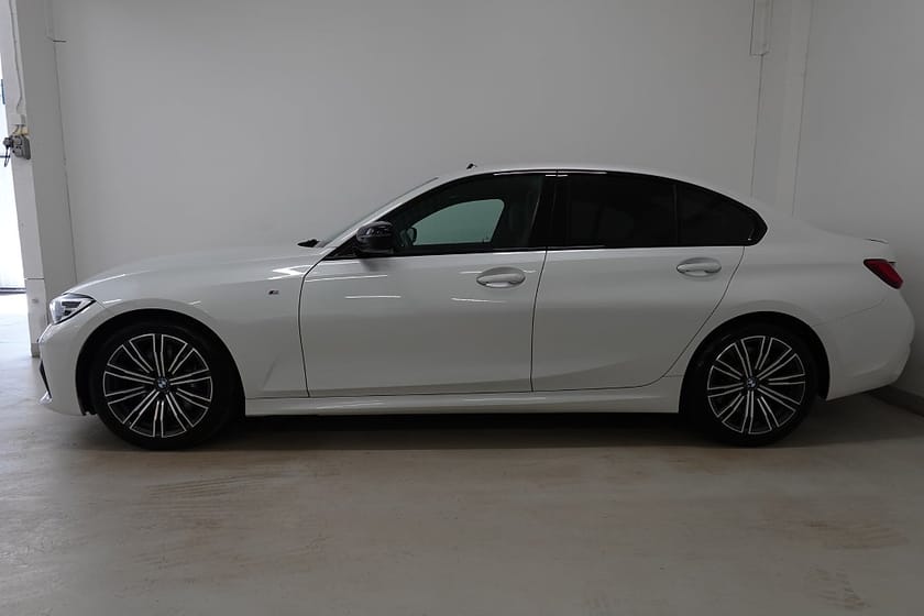 Bild 3 av BMW 320d xDrive Sedan M Sport Taklucka Drag D-Värme H/K