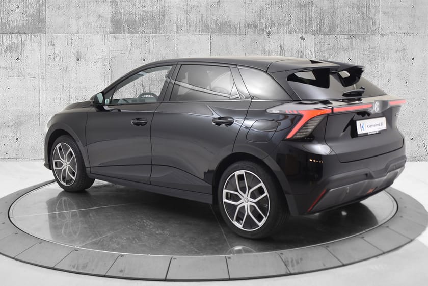 Bilde 3 av MG 4 Electric Long Range Lav km/Luxury/360 kamera