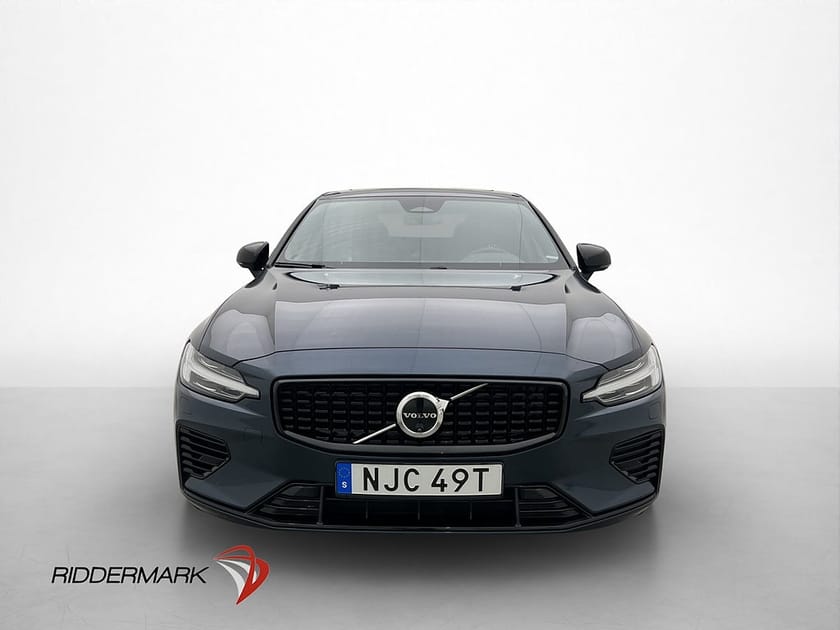 Bild 2 av Volvo S60 T6 AWD Plus Dark Värmare Pano MOMS Drag 360° Pilot