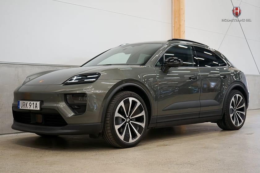 Bild 3 av Porsche Macan 4 Electric 388hk Sport chrono Drag Pano BOSE 360 14vägs