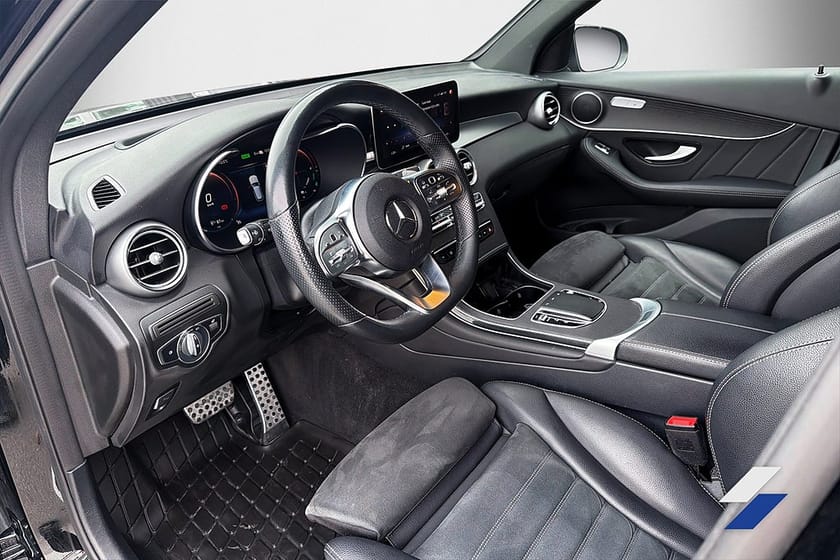 Bild 4 av Mercedes-Benz GLC 300 e 4MATIC AMG Line Drag Kamera HuD Navi SoV-däck