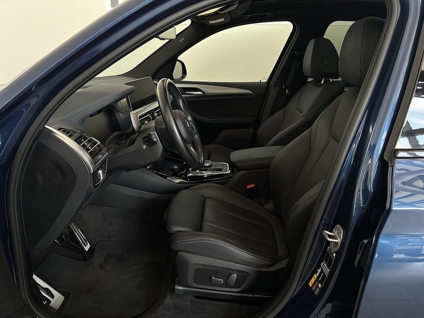 Bild 5 av BMW iX3 Charged M Sport Panorama Rattvärme Drive/ParkAssist