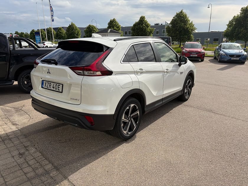 Bild 4 av Mitsubishi Eclipse Cross PHEV 2.4 MIVEC S-AWC Fleet Ed, Backkamera