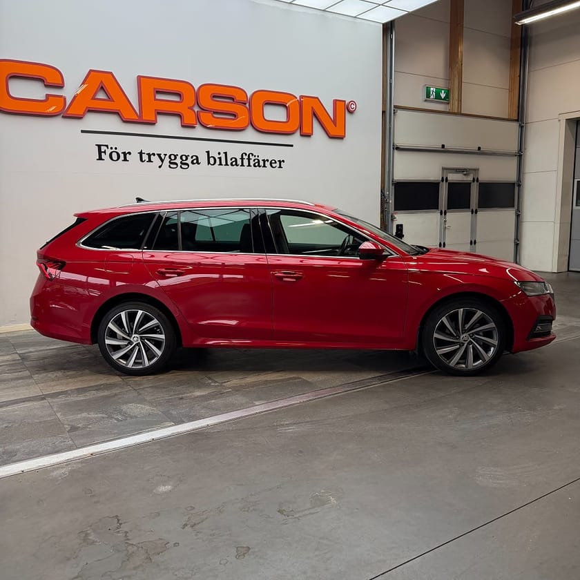Bild 3 av Škoda Octavia Kombi Skoda 2.0 TDI Style Canton HUD Carplay Backkamera Drag