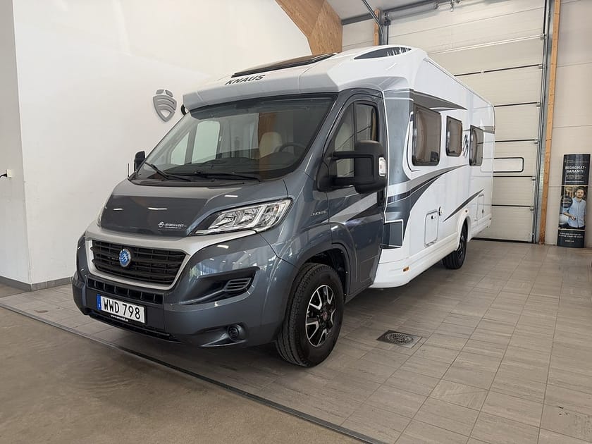 Bild 2 av Knaus Campervan Fiat Sky 700 TI Fukttestad U.A / Låga Långbäddar / 1900 Mil / 1 Ägare