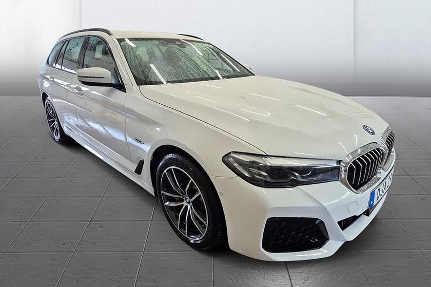 Bild 3 av BMW 530e xDrive Touring M Sport Drag Läder Navi Kamera Cockpit