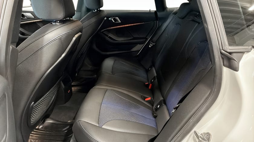 Bild 5 av BMW 218i Gran Coupé Coupe M Sport Hi-Fi Rattvärme