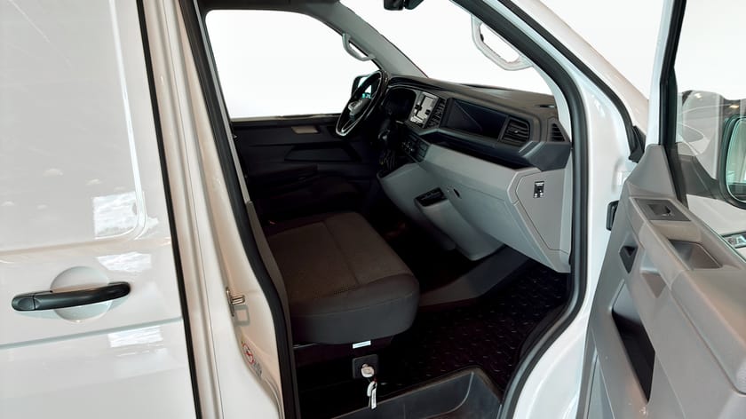 Bild 3 av Volkswagen Transporter T30 150HK DSG/Inredning skåp