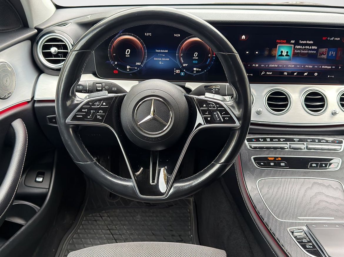 Mercedes-Benz E 300 T de 4MATIC, bild 10 av 19