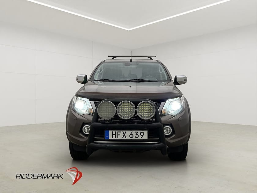 Bild 5 av Mitsubishi L200 Dubbelhytt Premium 2.4 4WD Drag B-Kamera Skinn L-Släde