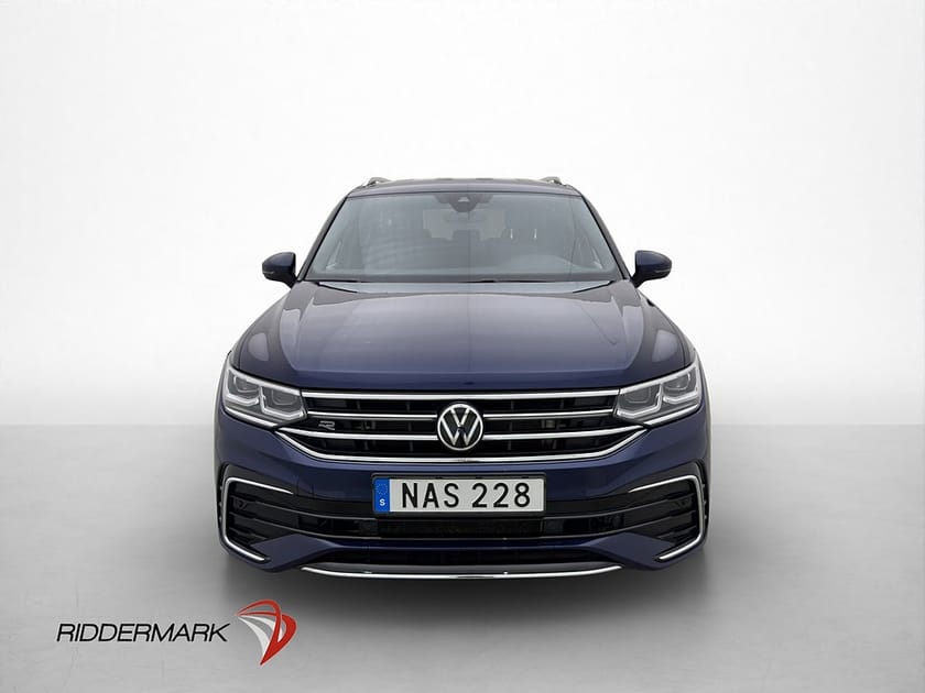 Bild 2 av Volkswagen Tiguan Allspace 7-sätes 2.0 TDI 4M R-Line 7-Sits Cockpit