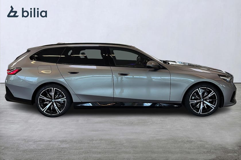 Bild 2 av BMW 530e xDrive Touring M Sport H/K 360 Kamera Aktiv Fart. Drag