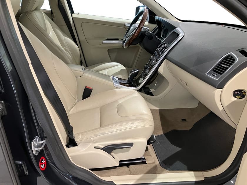 Bild 4 av Volvo XC60 D5 AWD Momentum Business Edition