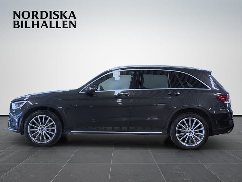 Bild 4 av Mercedes-Benz GLC 300 e 4MATIC 9G-Tronic AMG Line Burmester Pano Drag