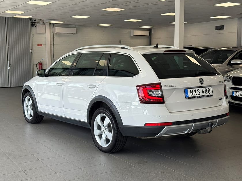 Bild 5 av Škoda Octavia Scout 2.0 TDI 4x4 Kamera Drag Värmare
