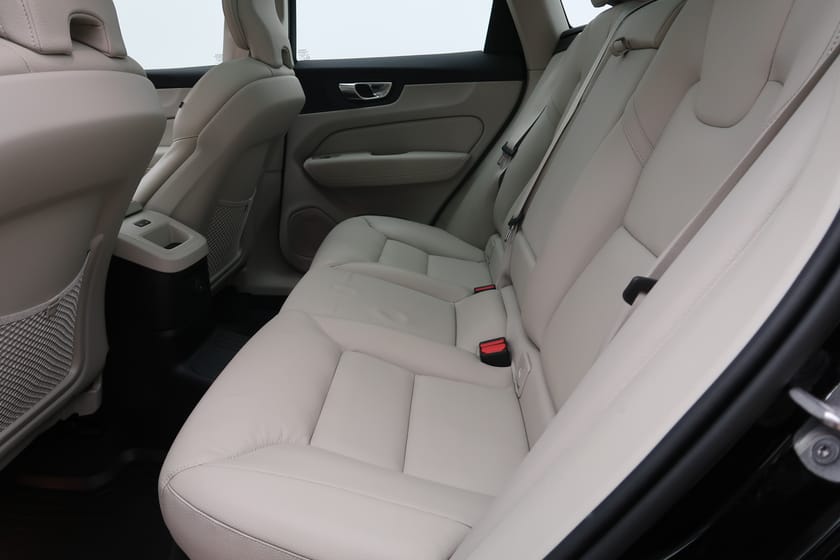 Bild 5 av Volvo XC60 Recharge T6 Core Edition/Ljuspkt/Stolpkt