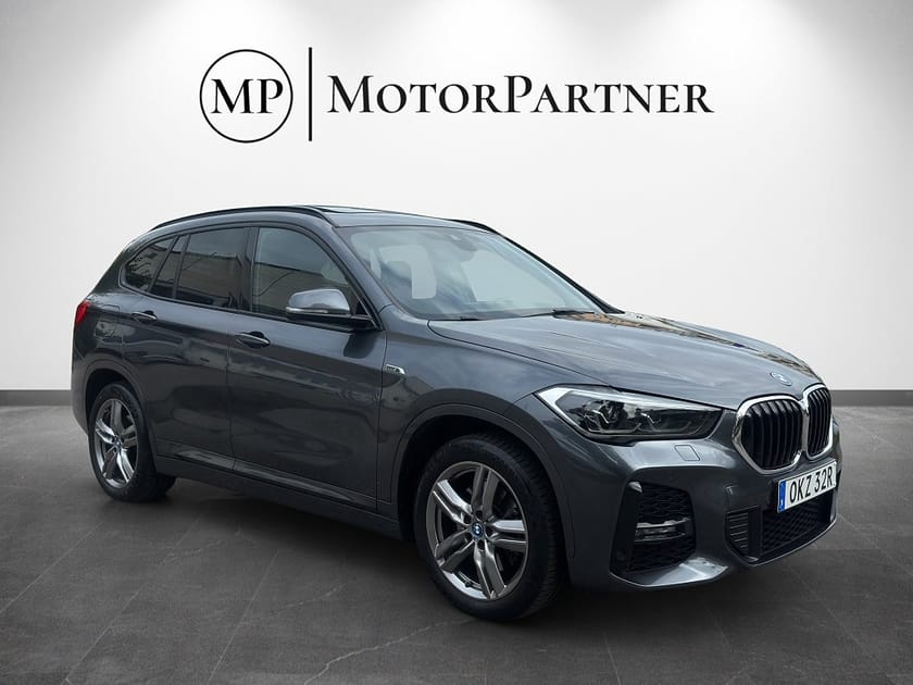 Bild 1 av BMW X1 xDrive25e M Sport Panorama Drag Navi Kamera HUD Skinn