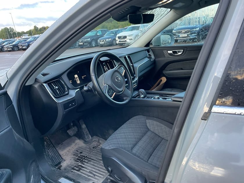 Bild 5 av Volvo XC60 T6 Recharge Core Bright plug in AWD 350HK 4x4 Panorama