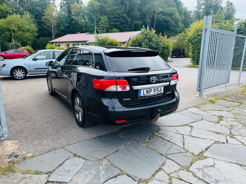 Bild 4 av Toyota Avensis Kombi 1.8 147HK EDITION 50 / DRAG / BACKKAMERA