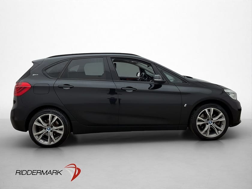 Bild 4 av BMW 225xe Active Tourer Sport line Hifi HUD Kamera Skinn