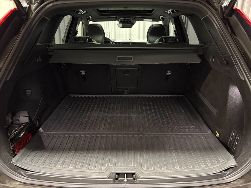 Bild 4 av Volvo XC60 T8 Twin Engine AWD Inscription Pano BW Luftfj. 22"