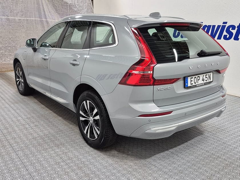 Bild 4 av Volvo XC60 T6 Recharge Core Bright plug in AWD 350HK 4x4 Panorama