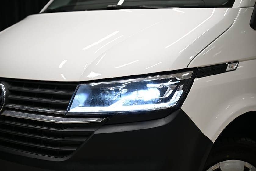 Bild 3 av Volkswagen Transporter DSG 150HK Inredd|LED|Drag|Värmare|Uppvärmt-skåp|Leasbar