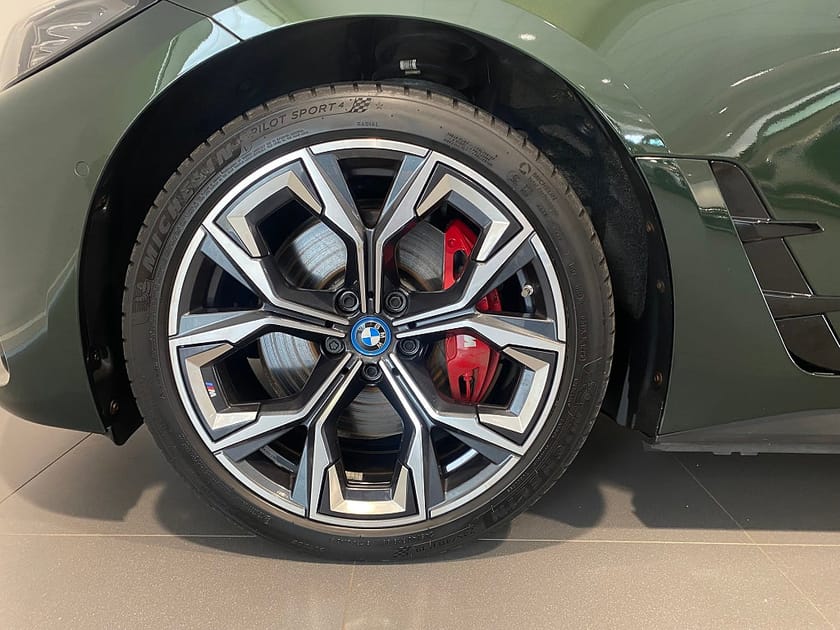 Bild 3 av BMW i4 M50 xDrive Gran Coupé M Sport Package Pro Panoramatak Drag