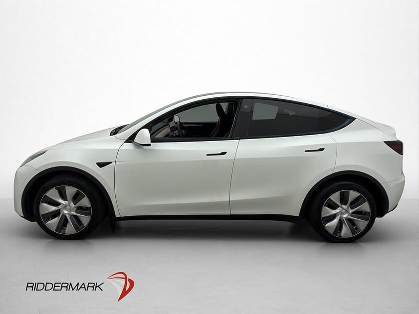 Bild 3 av Tesla Model Y Long Range AWD Dragkrok AP Pano MOMS