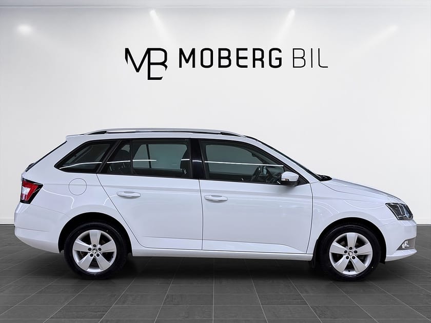 Bild 3 av Škoda Fabia Kombi 1.2 TSI Manuell 90hk Style Pano Drag PDC