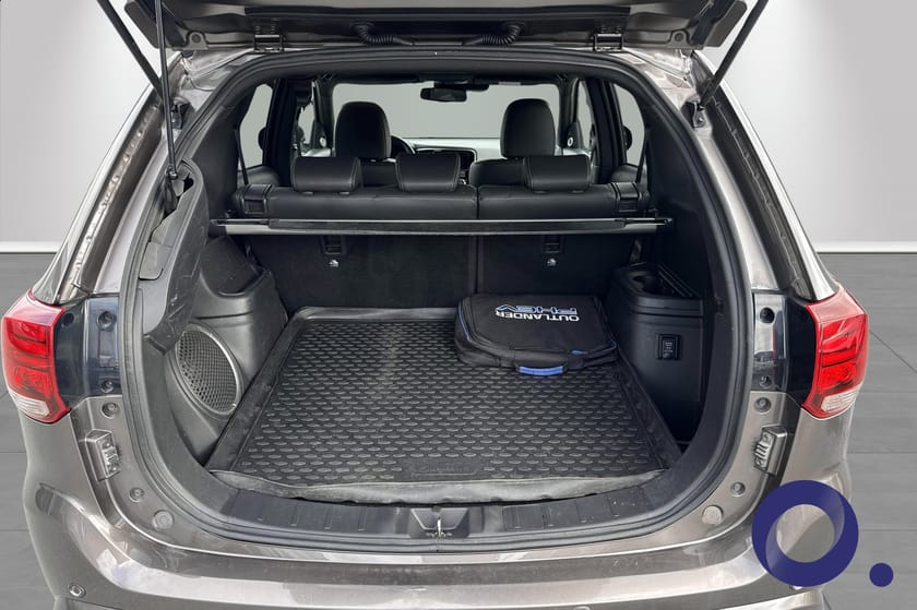 Bilde 5 av Mitsubishi Outlander PHEV Instyle+ |Skinn|EL.bakluke|LED|Krok|Lasteholdere|++
