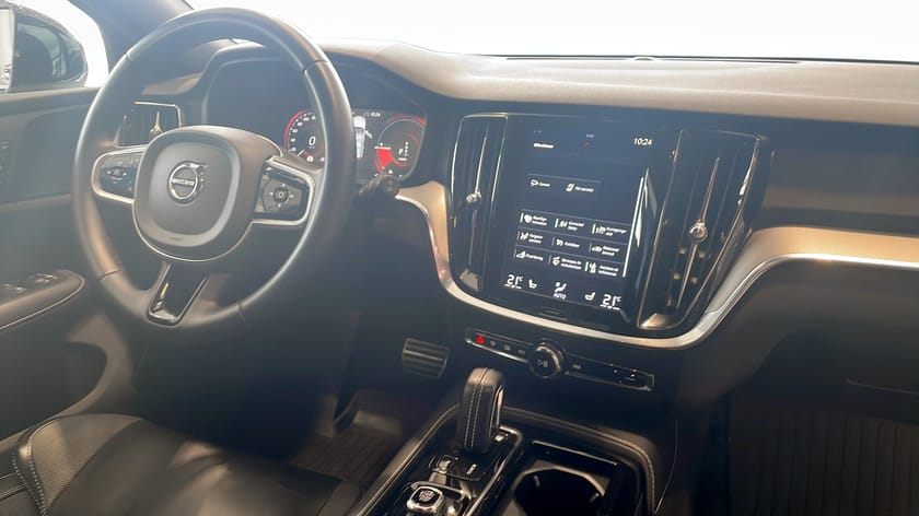 Bild 4 av Volvo V60 Recharge T6 R-Design 341hk Drag