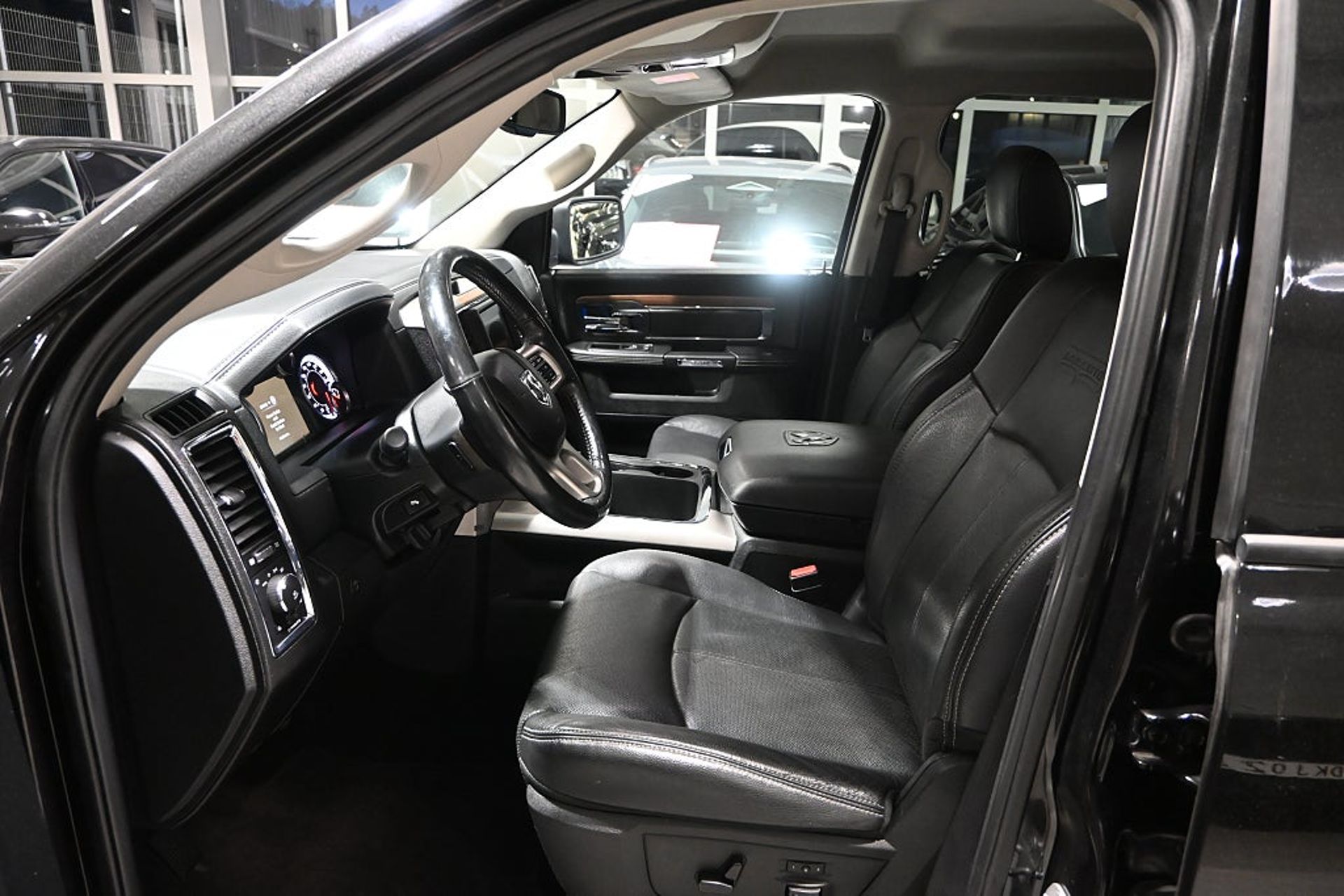 RAM 1500 Crew Cab 5.7 V8 HEMI 4x4 2018, bild 5/10
