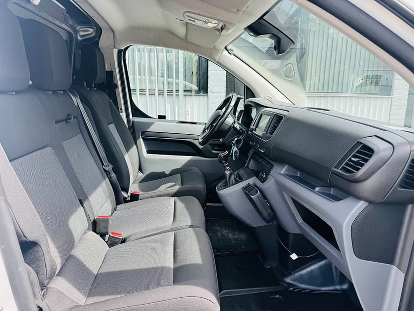 Bild 5 av Peugeot Expert Utökad Last 2.0 144HK L3 LÅNGA MODELLEN / DRAG / VÄRMARE / CARPLAY