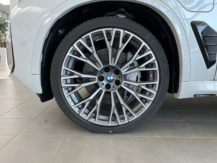 Bild 4 av BMW X5 xDrive50e 2,95%ränta M Sport 22" Innovation H/K Drag